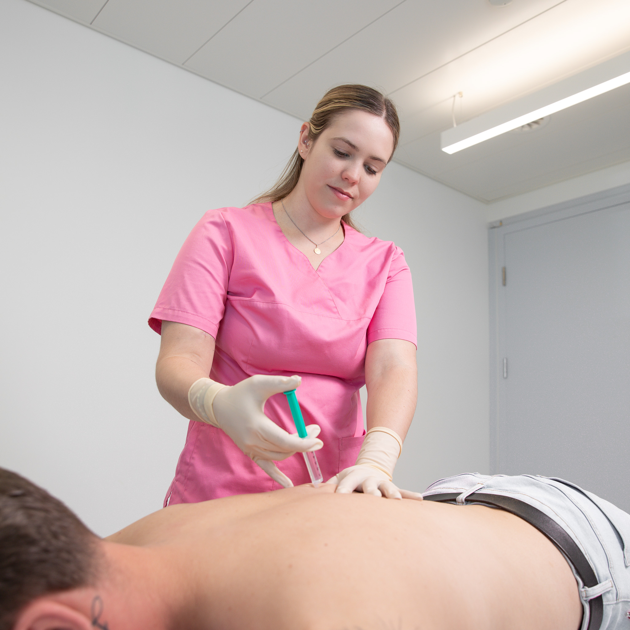 Dolomed-Ablauf-einer-Neuraltherapie-Sitzung